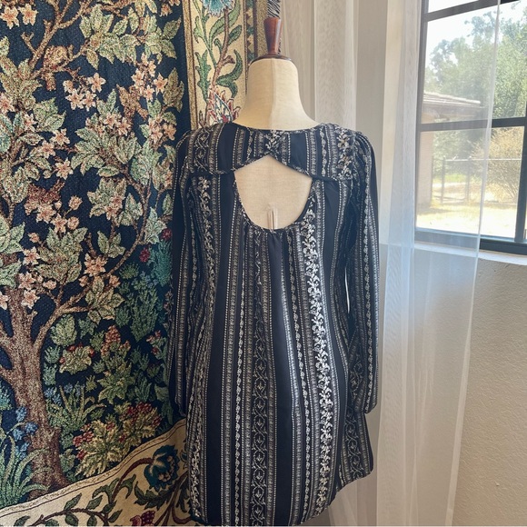 Black and White Bohemian Striped Floral Print Tunic Mini Dress with Open Back - Picture 3 of 4